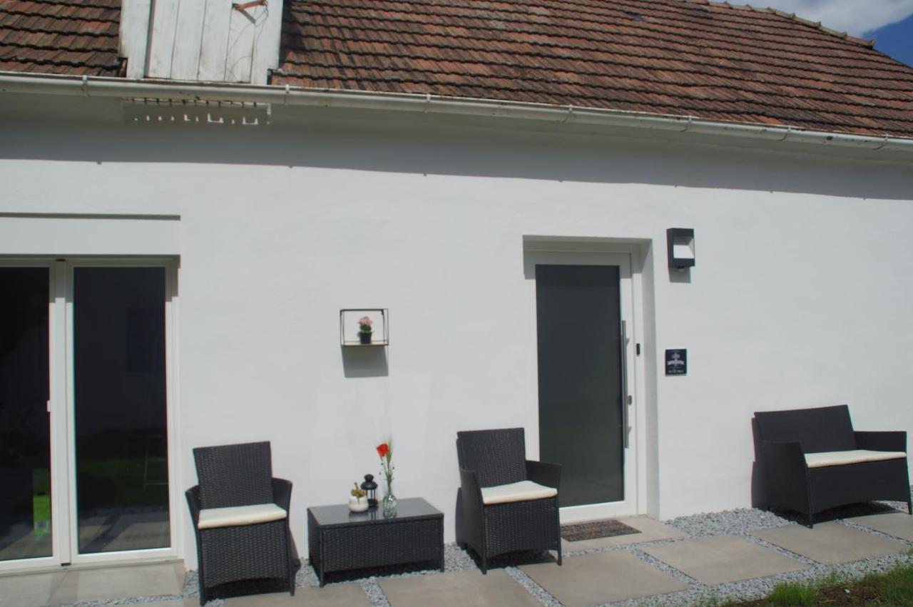 Kirschbluetenappartements Breitenbrunn am Neusiedler See Esterno foto